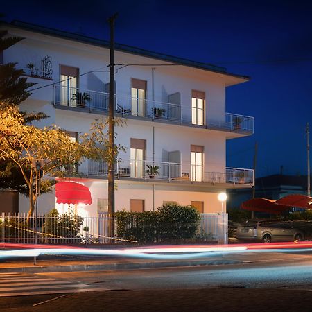 Minturnae Hotel Scauri  Bagian luar foto