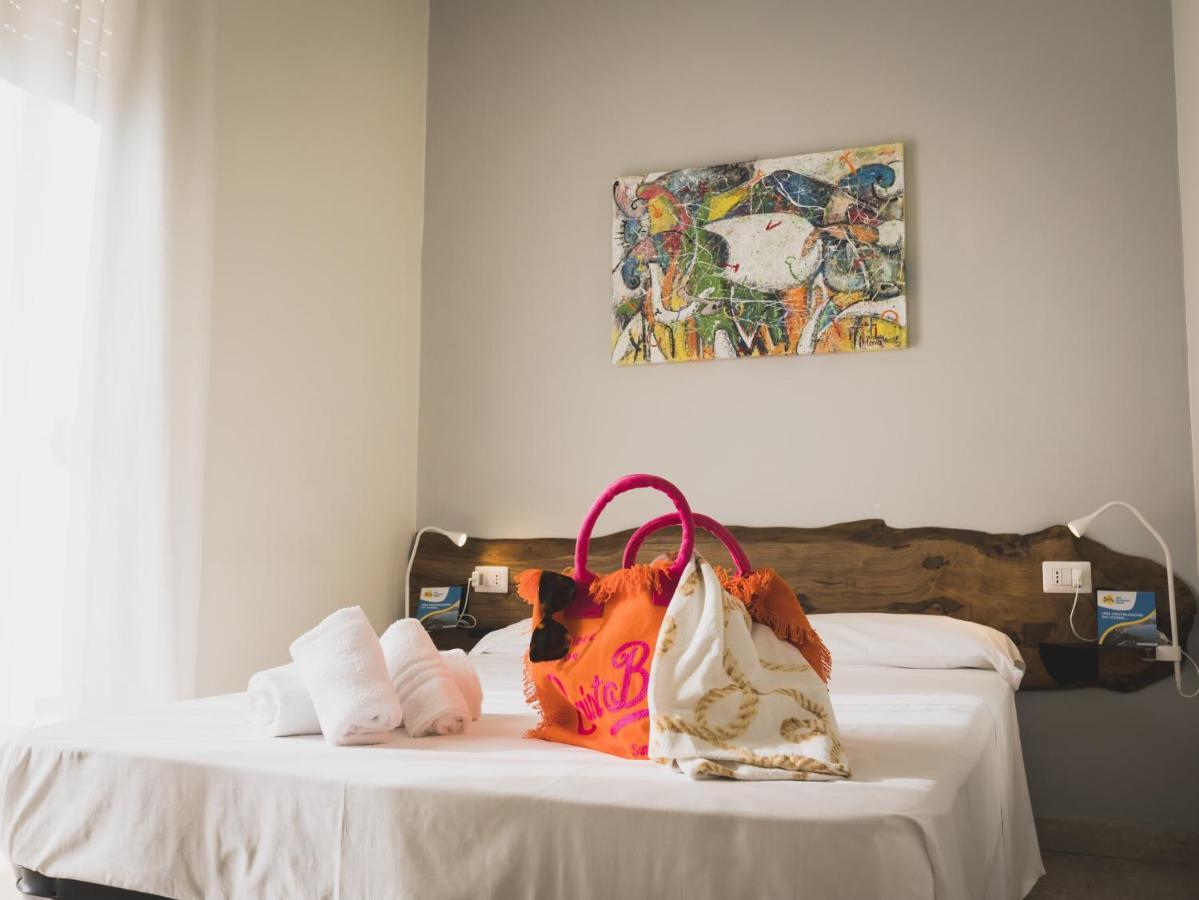 Minturnae Hotel Scauri  Bagian luar foto