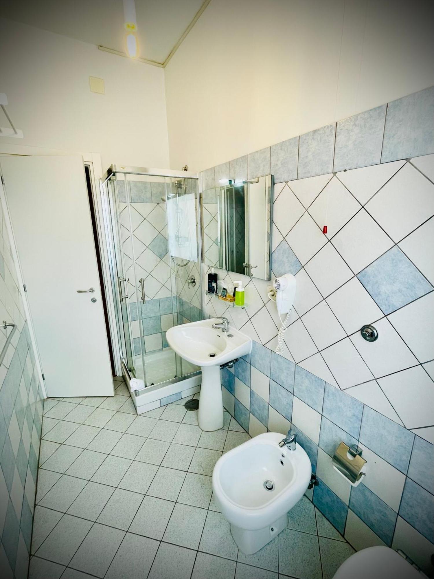 Minturnae Hotel Scauri  Bagian luar foto