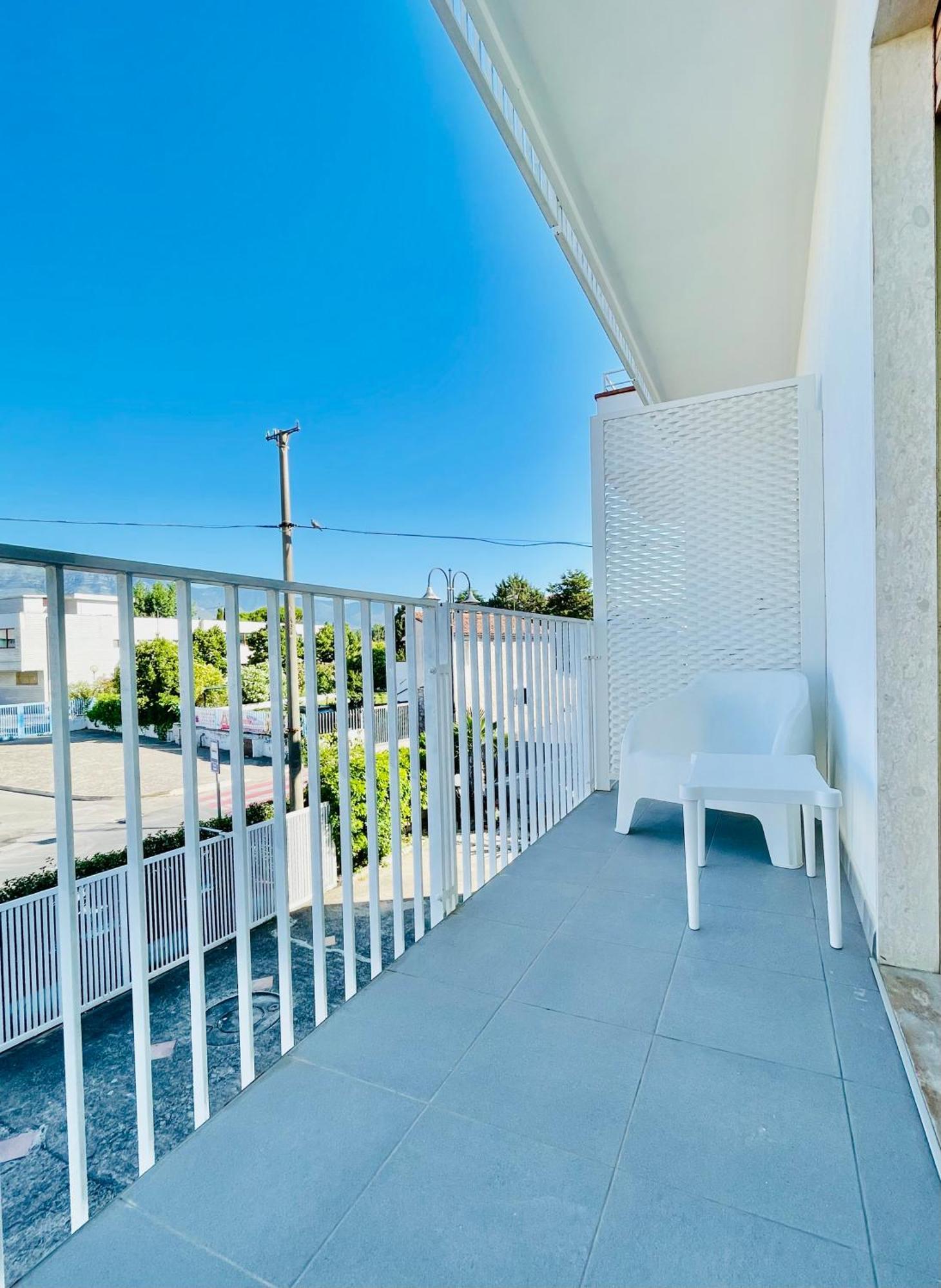 Minturnae Hotel Scauri  Bagian luar foto