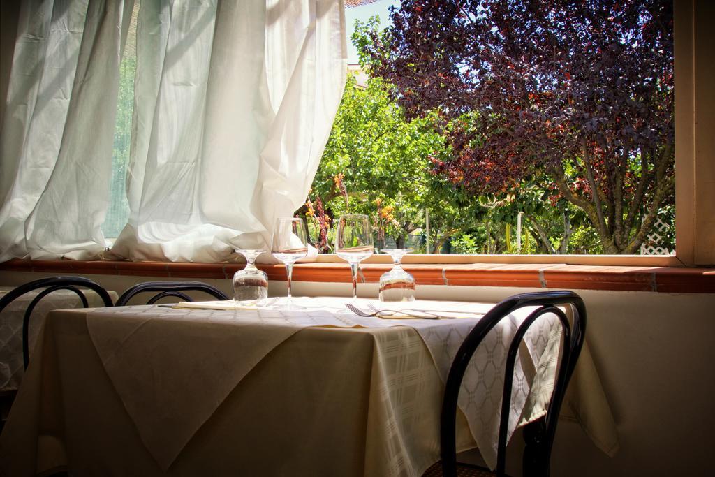 Minturnae Hotel Scauri  Bagian luar foto