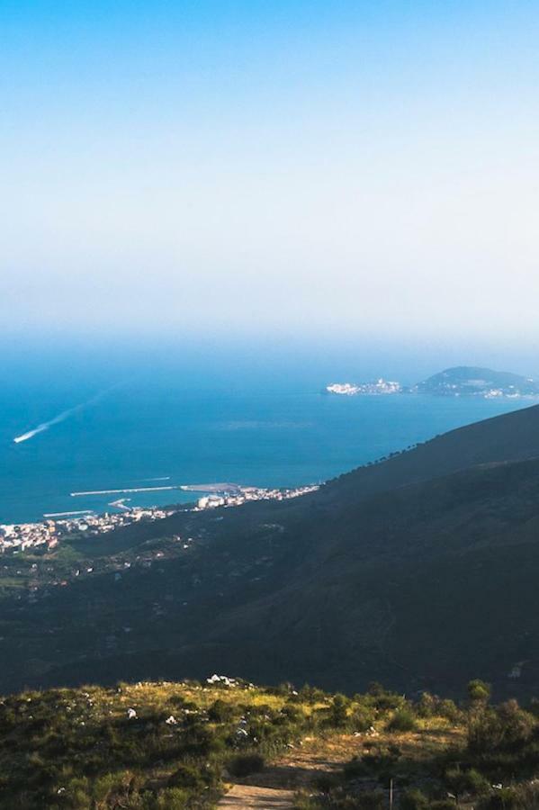 Minturnae Hotel Scauri  Bagian luar foto